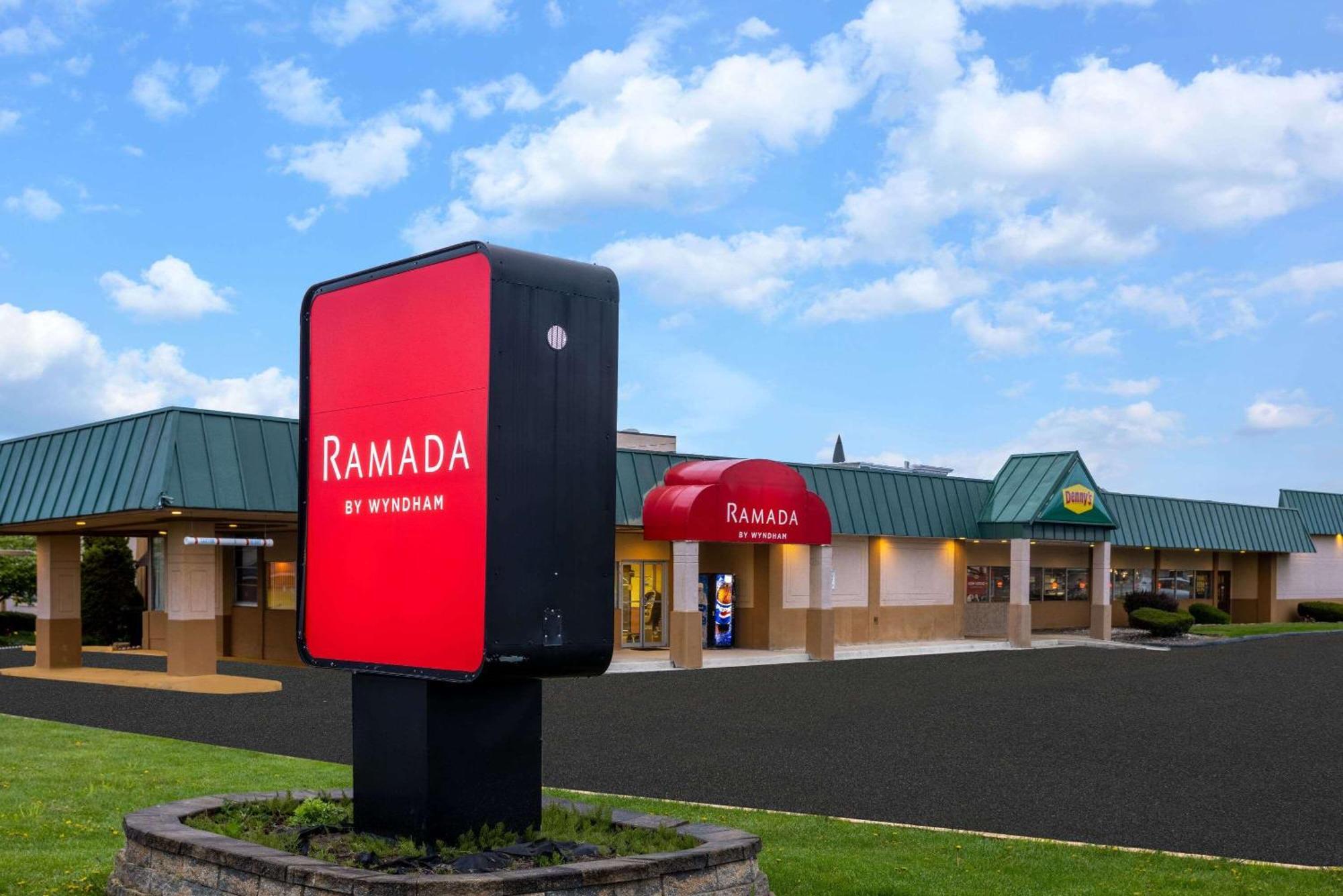 Ramada By Wyndham Rome - Verona Exteriör bild
