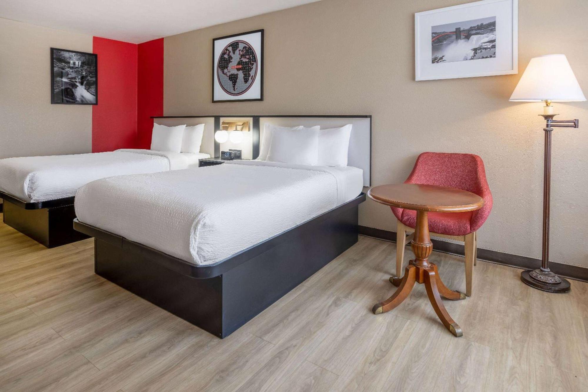 Ramada By Wyndham Rome - Verona Exteriör bild